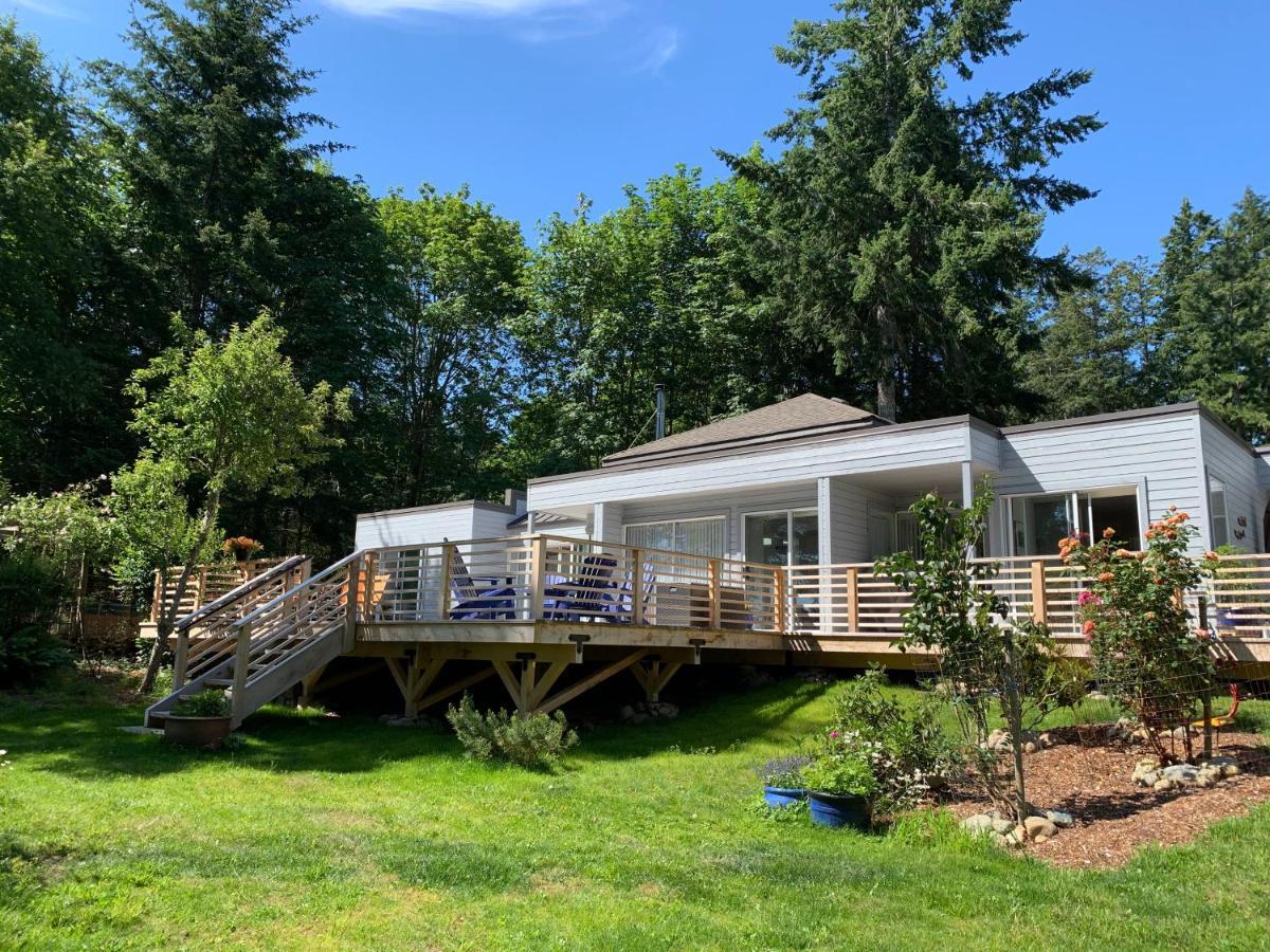 Forest By The Sea Rentals Merville Exterior foto