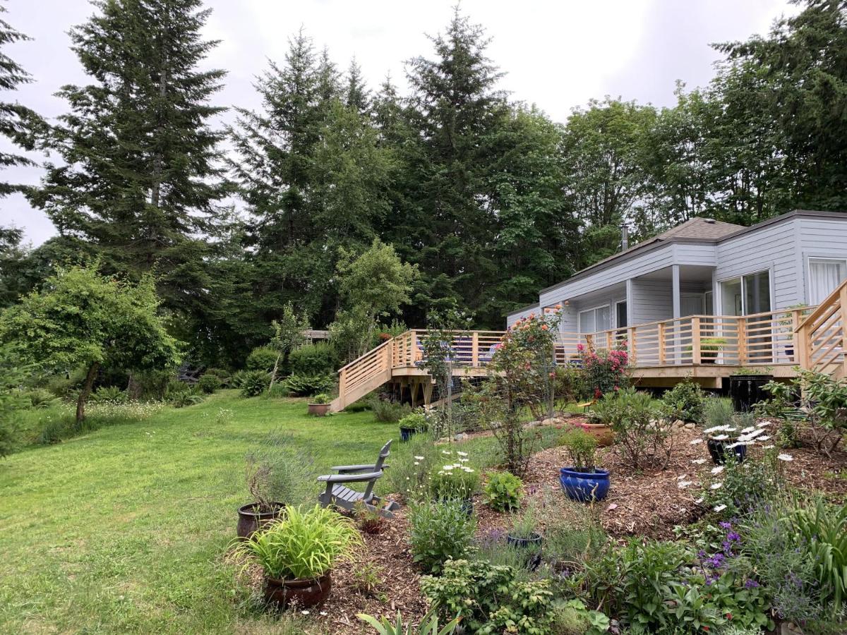 Forest By The Sea Rentals Merville Exterior foto